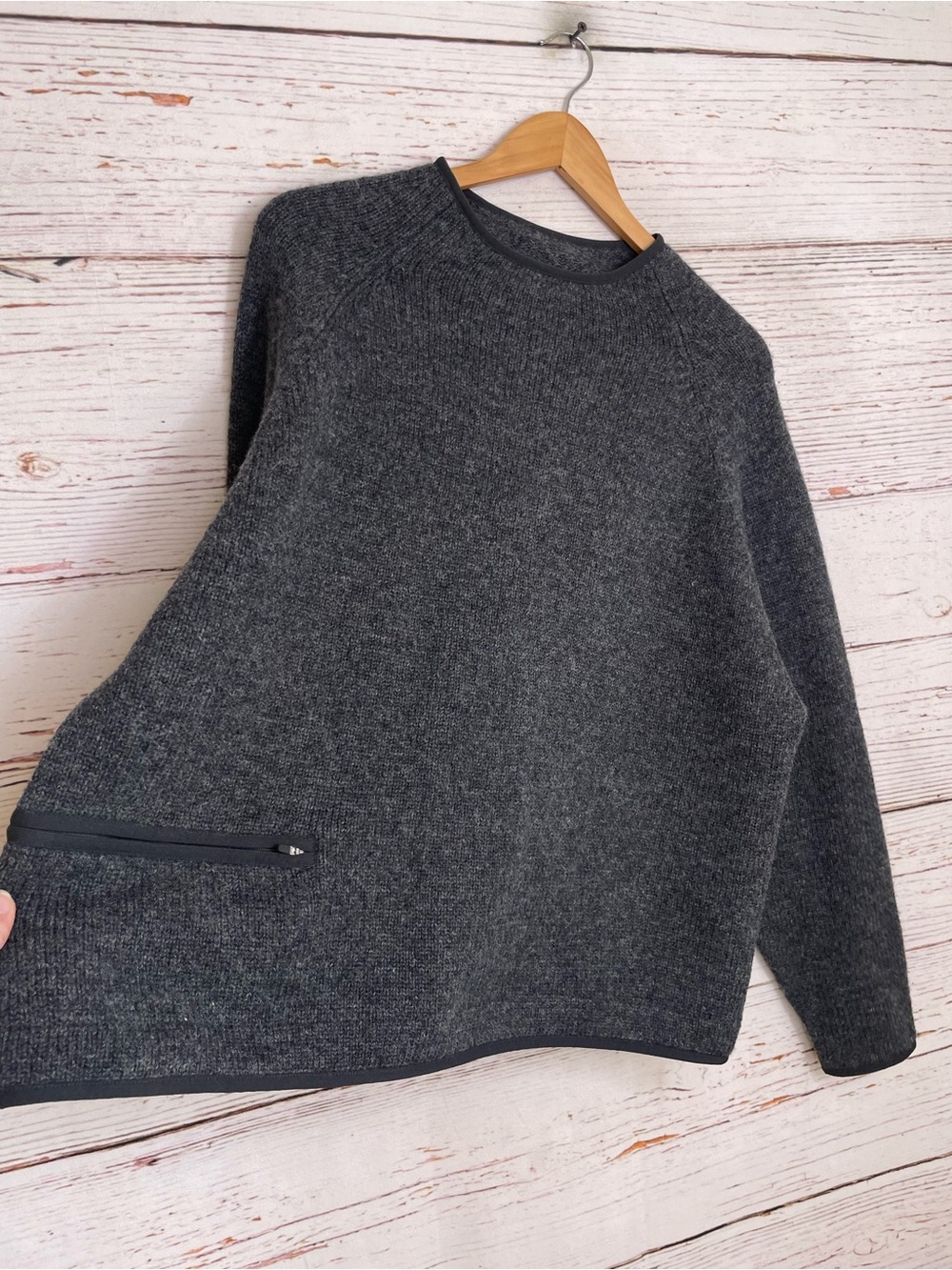 L.L. Bean vintage wool blend sweater - Picture 5 of 8